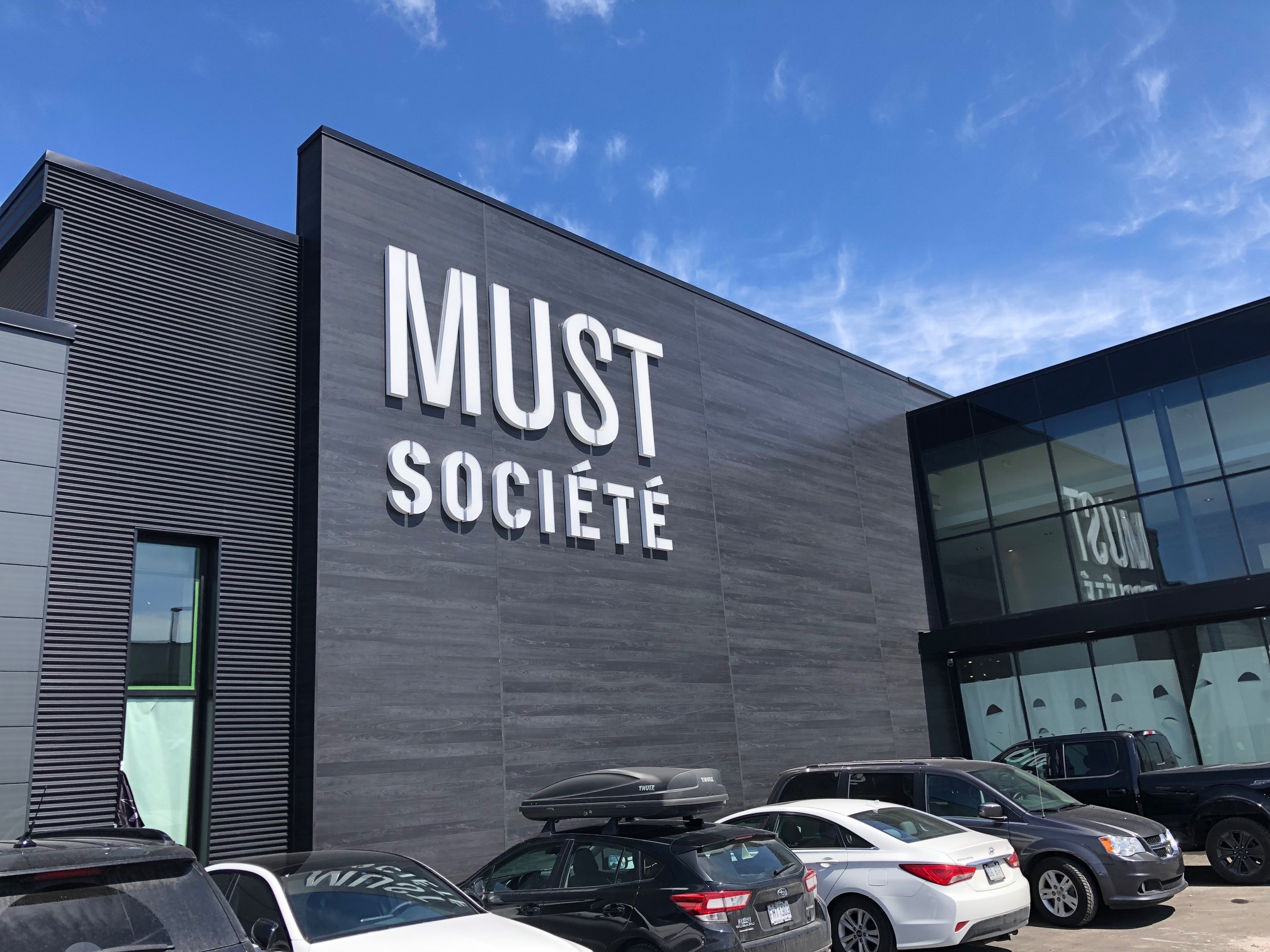 Signalisation commerciale extérieure – Media Modul Signs